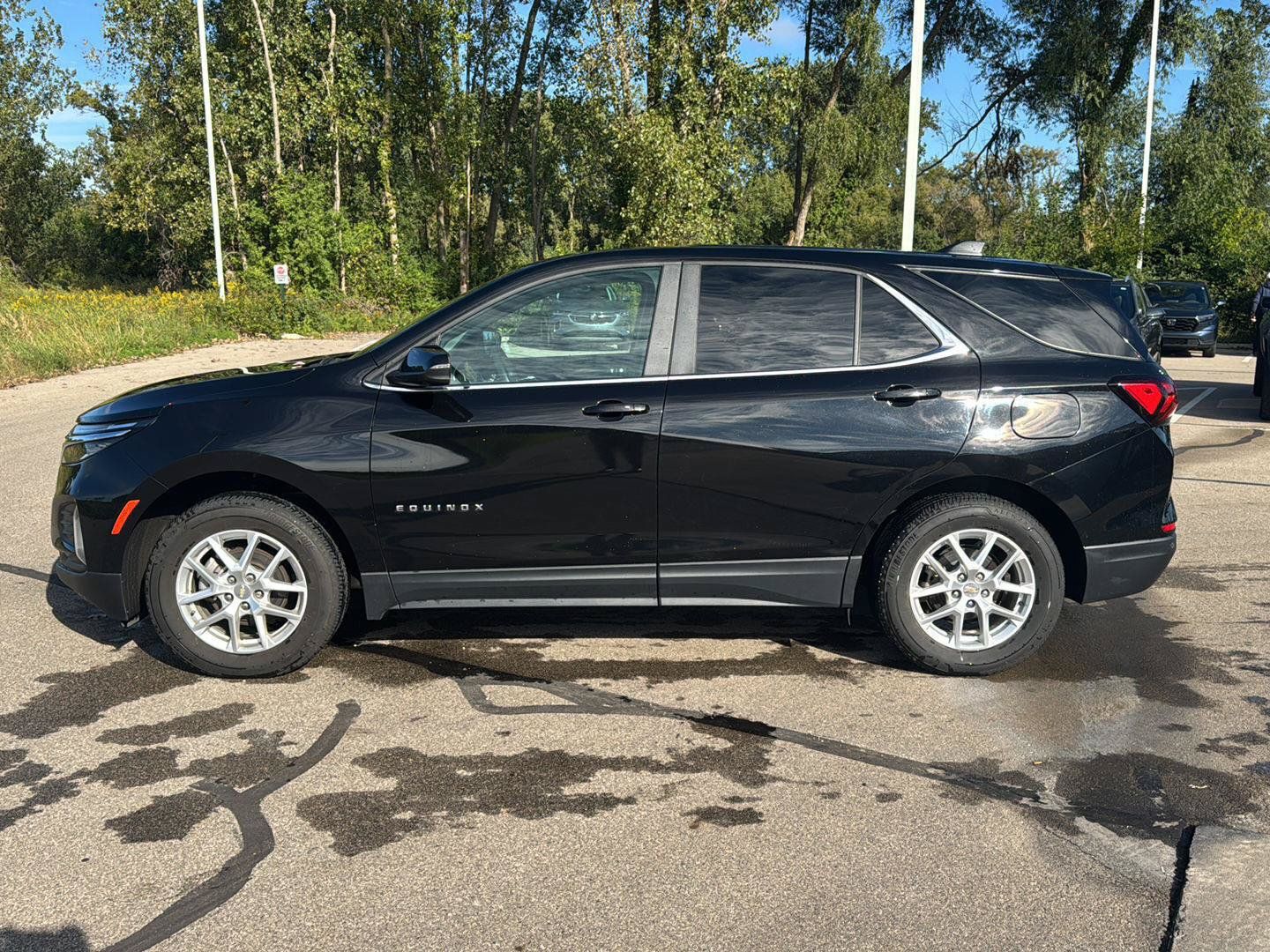 Used 2024 Chevrolet Equinox LT AWD/4WD image 2