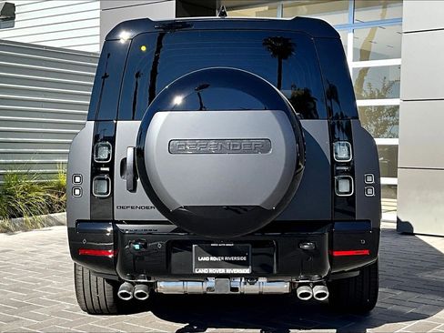 New 2026 Land Rover Defender 130 V8 image 4