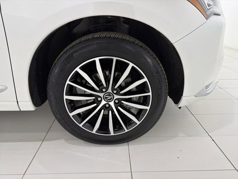 Certified 2025 Acura RDX SH-AWD w/ Advance Package image 47