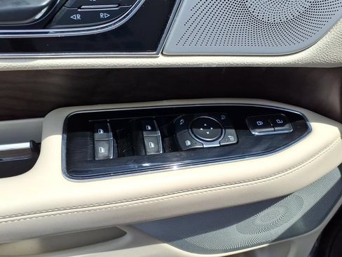 Used 2021 Lincoln Navigator Reserve w/ Luxury Package AWD/4WD image 17
