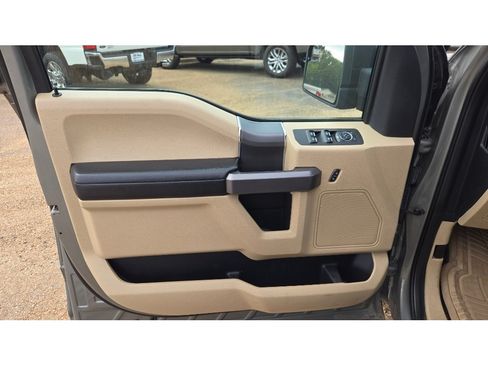 Used 2019 Ford F150 XLT w/ Equipment Group 302A Luxury RWD image 12