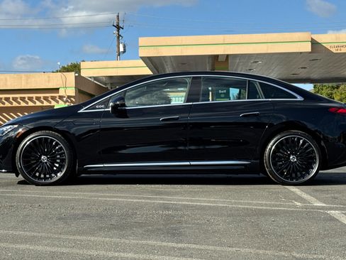 New 2026 Mercedes-Benz EQE 320 4MATIC Sedan image 2