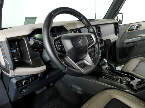 Used 2023 Ford Bronco Wildtrak image 4