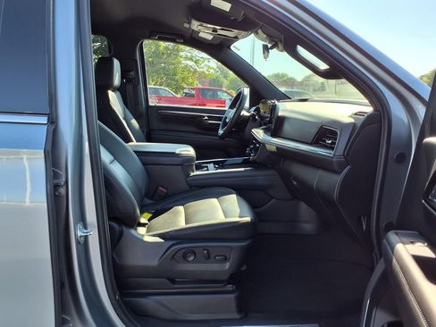 Used 2025 Chevrolet Tahoe LT AWD/4WD image 21