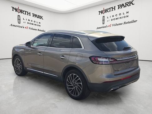 Used 2019 Lincoln Nautilus Reserve w/ Driver Assistance Package FWD image 3
