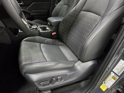 Used 2024 Toyota Tacoma TRD Off-Road image 29