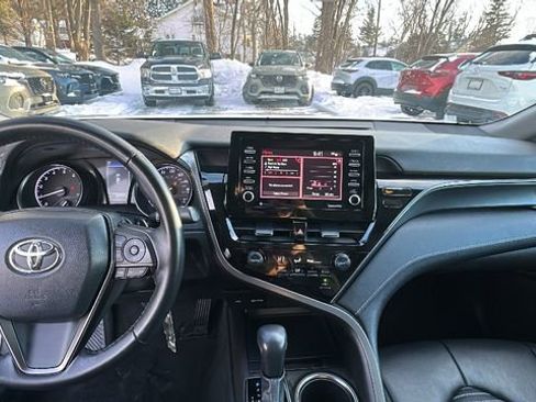 Used 2021 Toyota Camry SE image 9