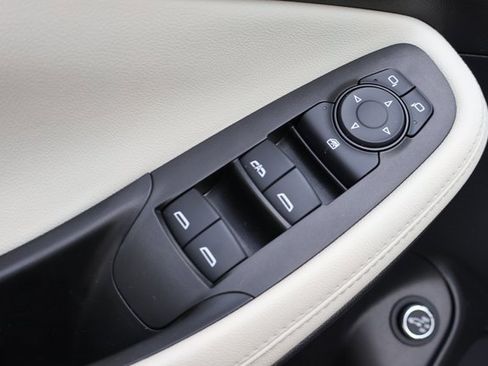 Certified 2023 Buick Encore GX Essence w/ Experience Buick Package image 10