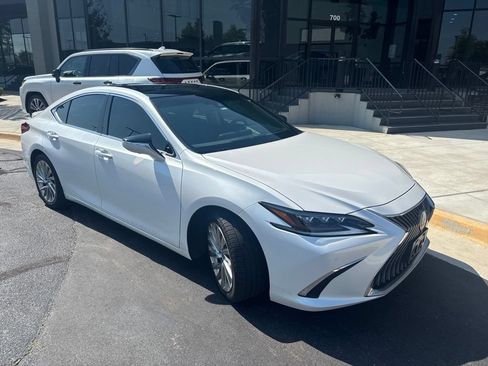 Used 2021 Lexus ES 350 w/ Accessory Package FWD image 2