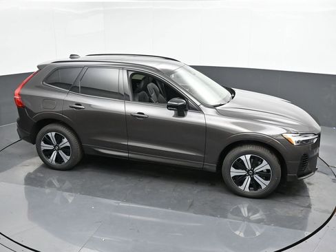 New 2025 Volvo XC60 T8 Core w/ Protection Package Premier image 34