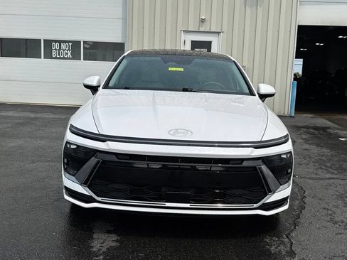 Used 2025 Hyundai Sonata SEL FWD image 2