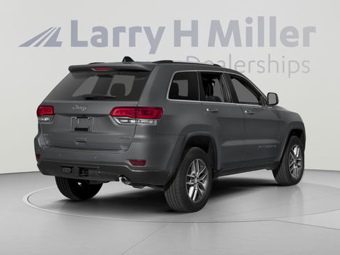 Used 2017 Jeep Grand Cherokee Limited w/ Trailer Tow Group IV AWD/4WD image 2
