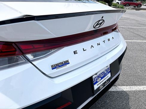 Used 2025 Hyundai Elantra SEL FWD image 7