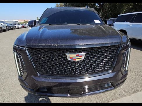 Used 2025 Cadillac Escalade ESV Sport w/ Touring Package AWD/4WD image 16