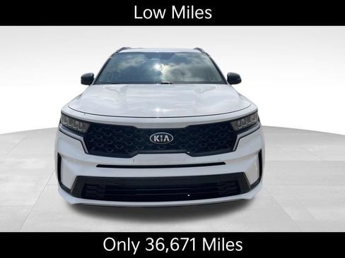 Used 2021 Kia Sorento S FWD image 2