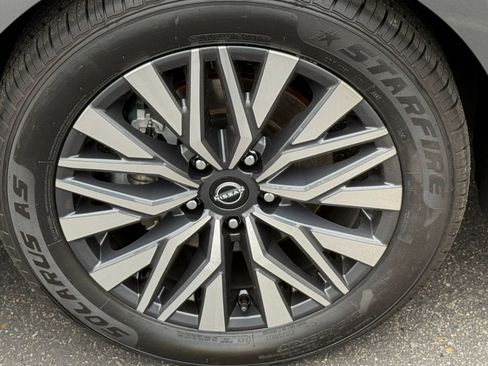 Used 2024 Nissan Altima 2.5 SV image 29