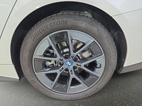 Used 2023 BMW i4 eDrive35 RWD image 32