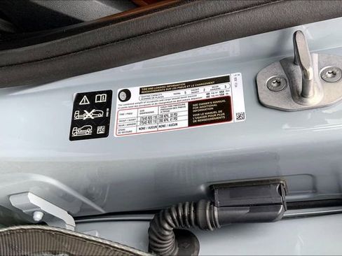 Used 2025 BMW X5 xDrive40i w/ M Sport Package image 21