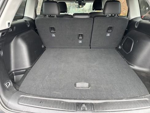 Used 2023 Jeep Grand Cherokee Limited image 9