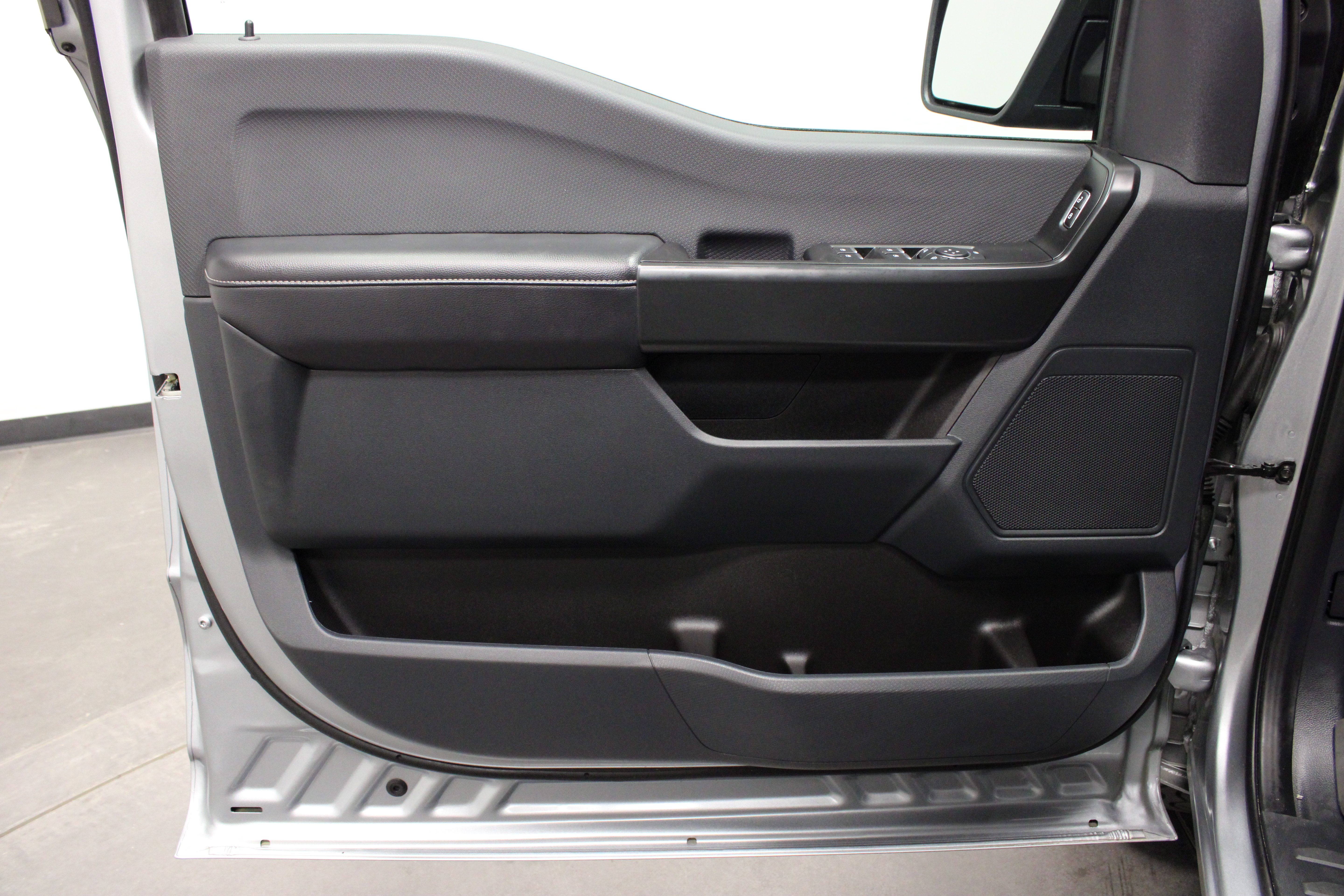 Used 2025 Ford F150 STX AWD/4WD image 18