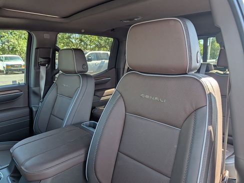 New 2026 GMC Sierra 1500 Denali w/ Denali Reserve Package AWD/4WD image 11