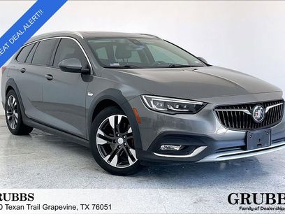 Used 2018 Buick Regal Essence w/ Driver Confidence Package #1