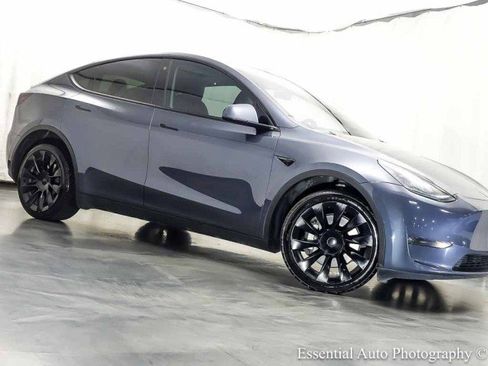 Used 2023 Tesla Model Y Long Range AWD/4WD image 4