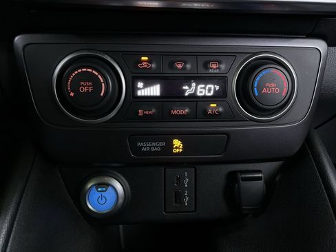 Used 2025 Nissan Leaf S FWD image 21