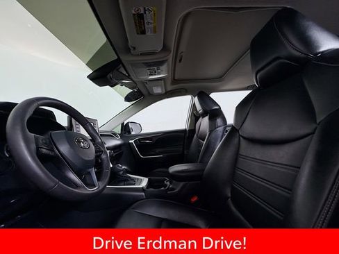 Used 2021 Toyota RAV4 XLE Premium FWD image 6