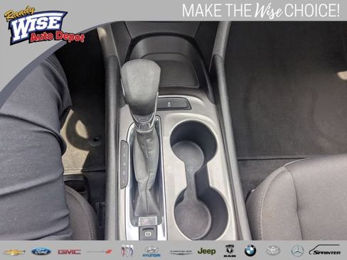 Used 2023 Chevrolet Malibu LS FWD image 16