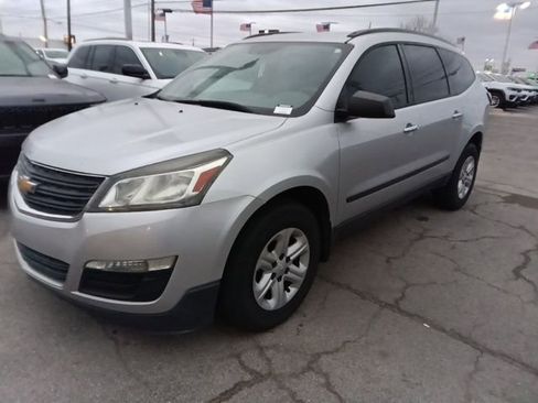 Used 2017 Chevrolet Traverse LS image 1