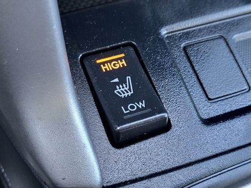 Used 2015 Subaru Forester 2.5i Premium w/ All-Weather Package image 24