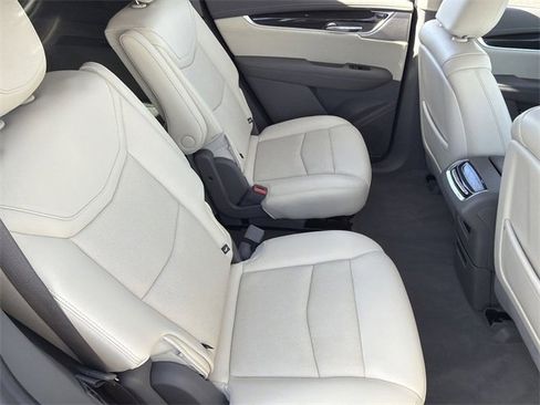 Used 2021 Cadillac XT6 Premium Luxury image 14