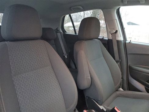 Used 2022 Chevrolet Trax LS w/ Tint and Cruise Package image 24