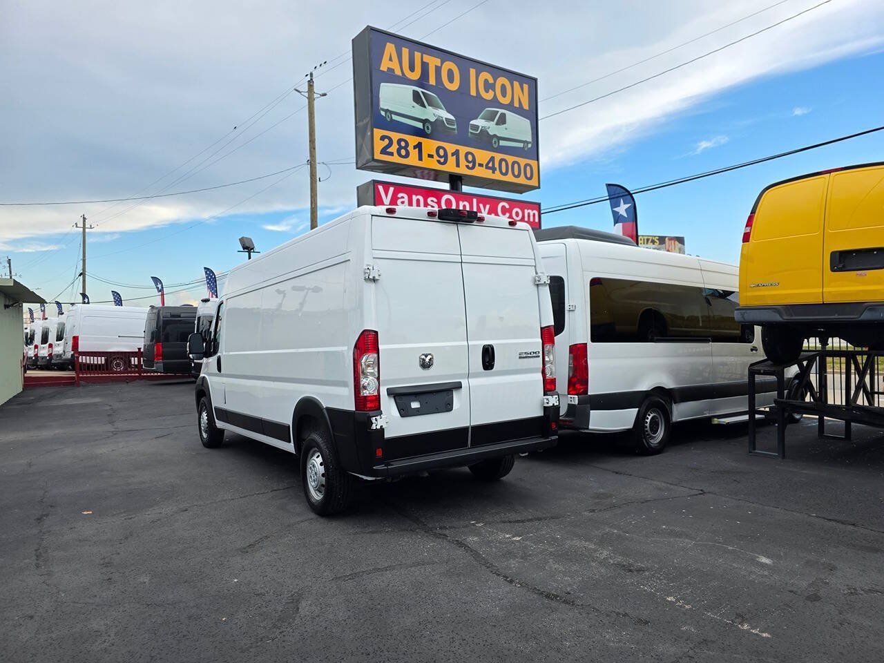 Used 2024 RAM ProMaster 2500 w/ Convenience Group FWD image 26