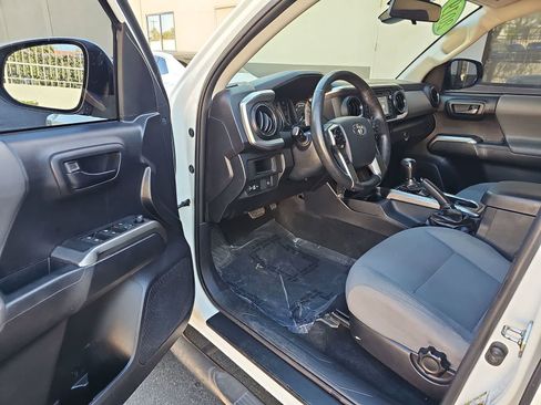 Used 2019 Toyota Tacoma SR5 RWD image 10