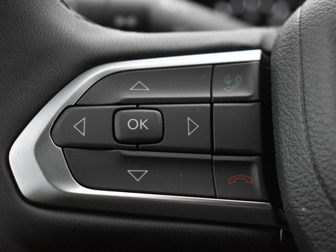 New 2026 Jeep Compass Latitude image 18