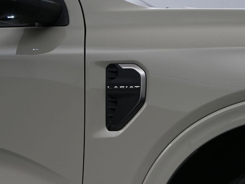 New 2025 Ford Ranger Lariat w/ FX4 Off-Road Package image 37