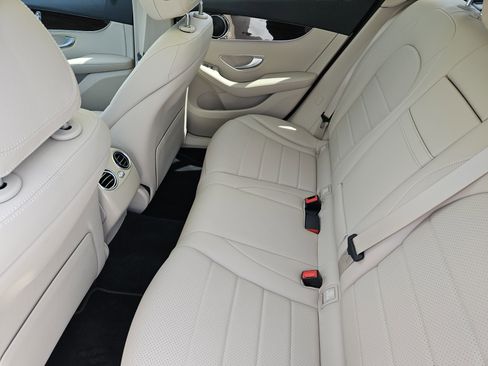 Used 2022 Mercedes-Benz GLC 300 image 30