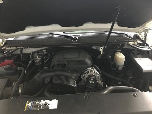 Used 2010 Cadillac Escalade Premium AWD/4WD image 32