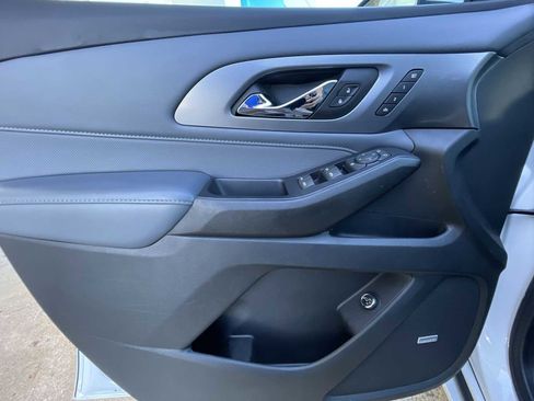 Used 2021 Chevrolet Traverse Premier image 21