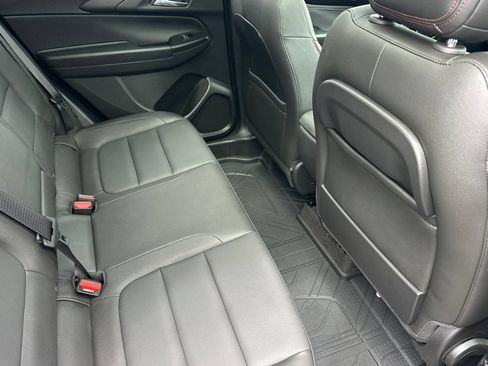 Used 2024 Chevrolet TrailBlazer RS w/ Convenience Package FWD image 18