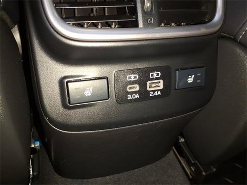 Used 2023 Subaru Outback Limited image 12