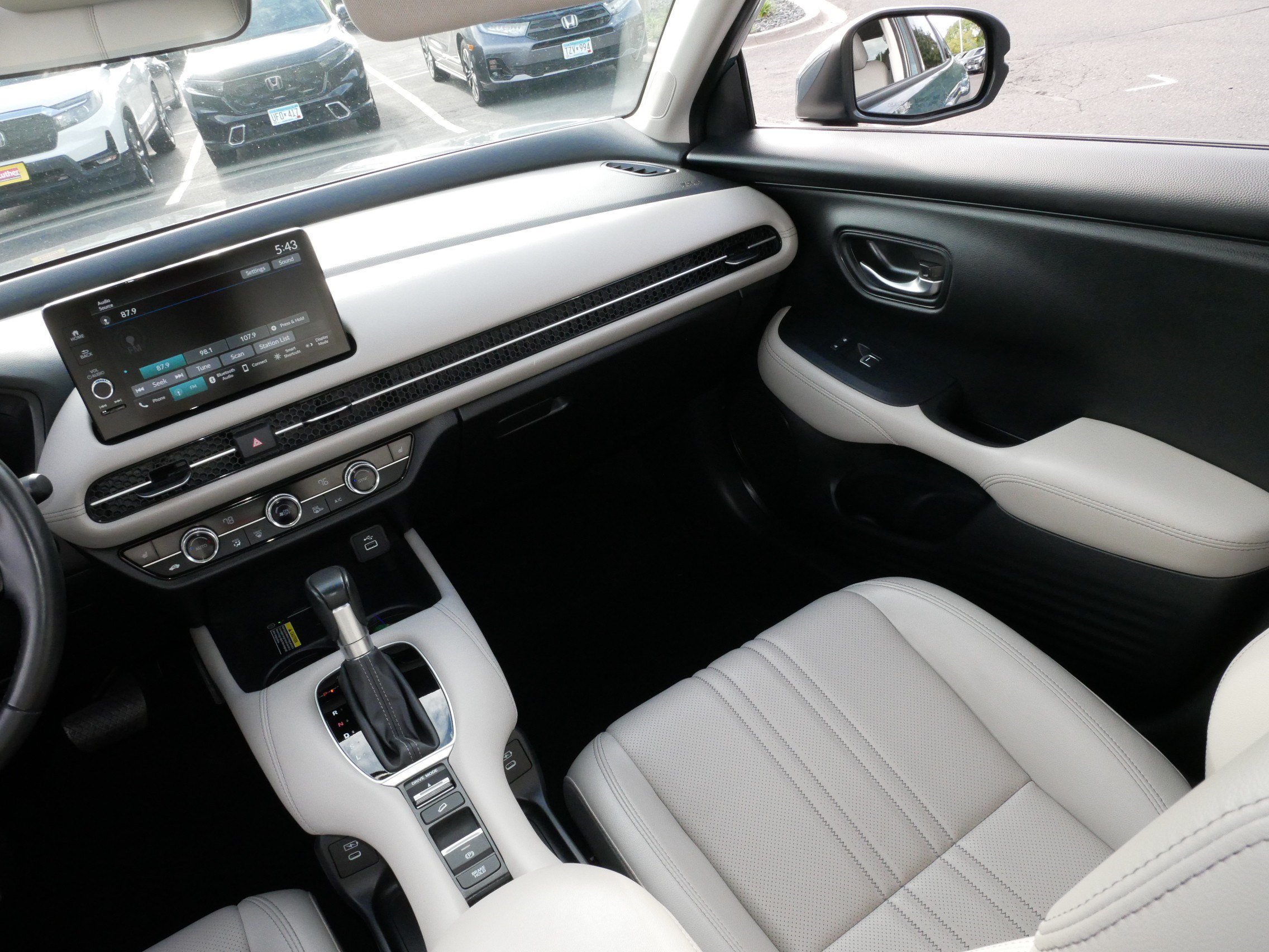 Used 2024 Honda HR-V EX-L image 11