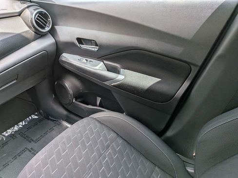 Used 2024 Nissan Kicks SV FWD image 17