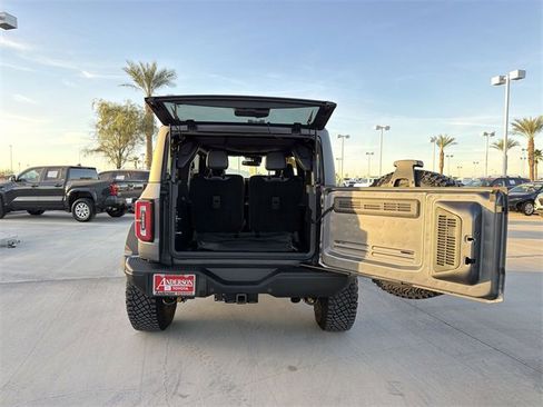 Used 2023 Ford Bronco Badlands image 25