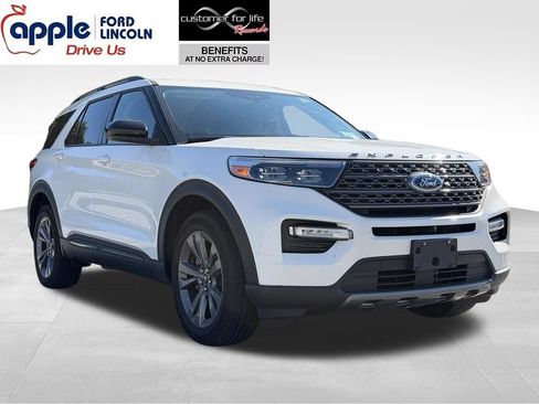 Used 2023 Ford Explorer XLT w/ Equipment Group 202A AWD/4WD image 1