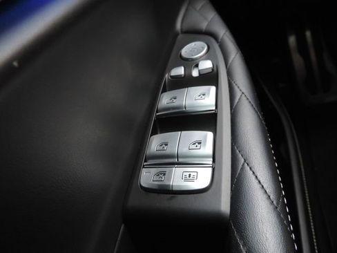 Used 2021 BMW M760i xDrive M760i w/ Luxury Rear Seating Package image 32