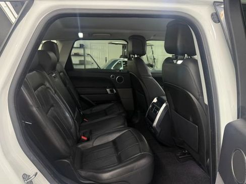 Used 2018 Land Rover Range Rover Sport SE image 25
