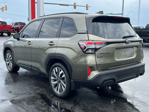 Used 2025 Subaru Forester Touring AWD/4WD image 10